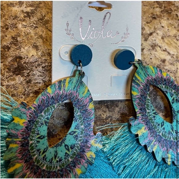 NWT statement, peacock inspired fashion earrings - Picture 2 of 10